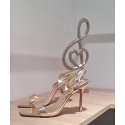 Sandalias tacón fino, color dorado