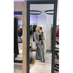 Pantalon rayas lateral color gris