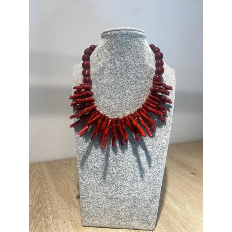Collar coral rojo