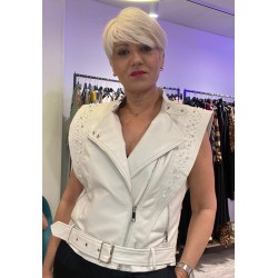 Chaqueta polipiel con pedrería